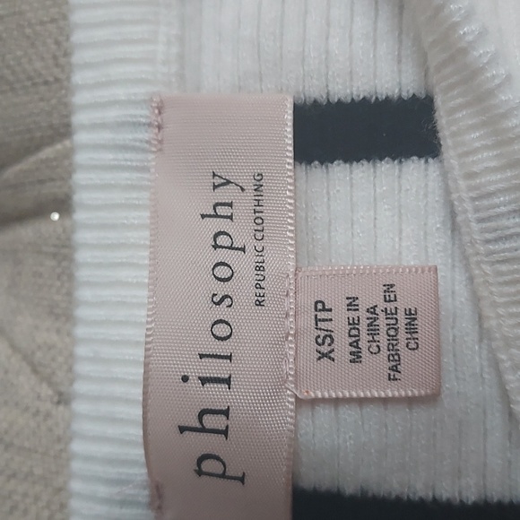 Sweater - Picture 2 of 4